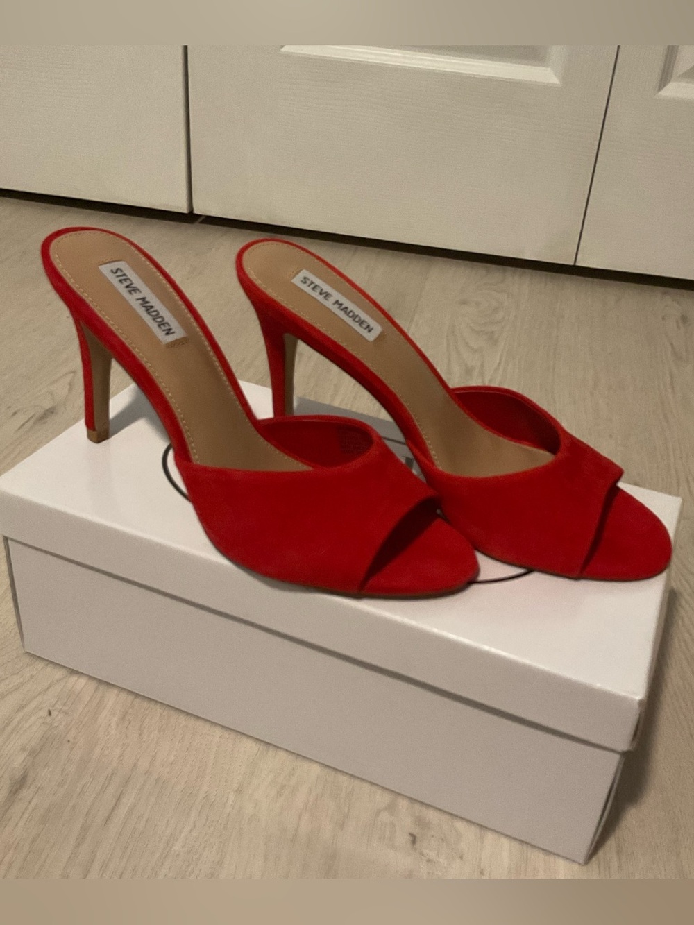 Steve Madden Red Suede Open-Toe Mule Heels Size 9.5 New - Picture 3 of 4